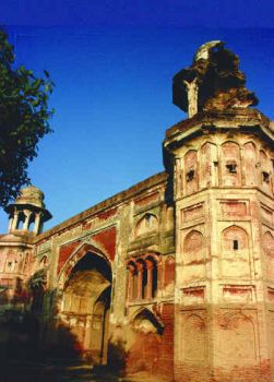 Lahore Gate, Serai Amanat Khan near Amritsar